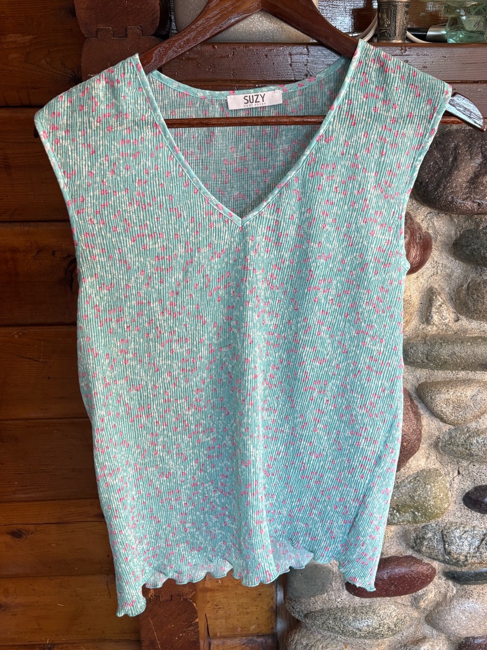 Suzy Shier Floral Crinkle Pleated Sleeveless Blouse Aqua Pink